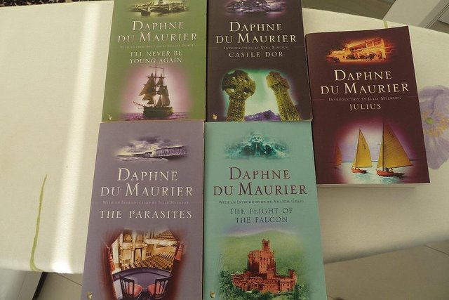 Preview of the first image of Set of 5 Daphne du Maurier paperback novels.