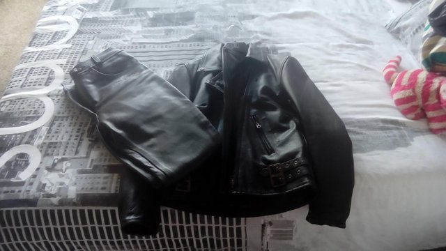 Image 3 of Ladies black leather motorbike suit