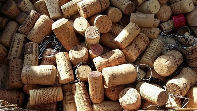 Image 2 of £10 per 100 - Mixed Size Natural & Recycled Corks
