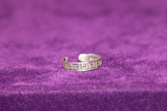 Image 4 of 925 Sterling Silver Toe Ring Greek Key Design