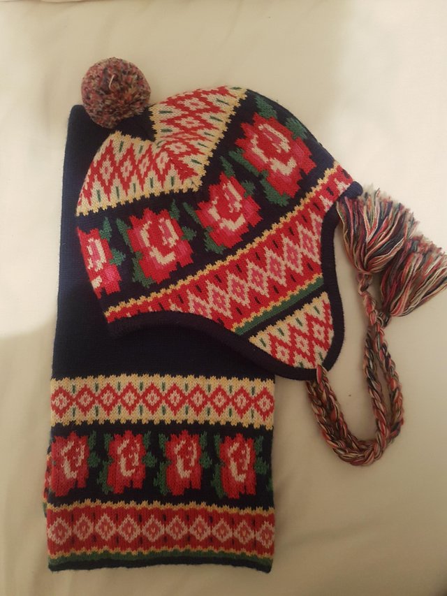 Image 2 of Cath kidston women's hat and scarf set