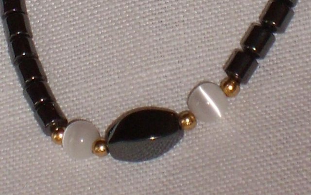 Image 5 of Hematite & White Agate Bracelet NEW