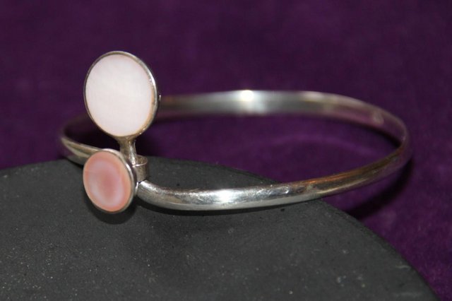 Image 2 of Sterling Silver 925 Twist Closure Bracelet With Pink Stones