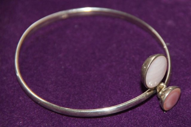 Image 4 of Sterling Silver 925 Twist Closure Bracelet With Pink Stones