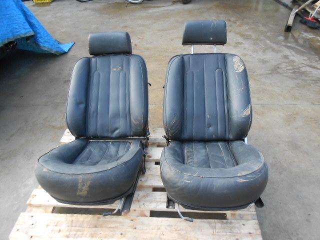 Preview of the first image of Front seats Ferrari 400.