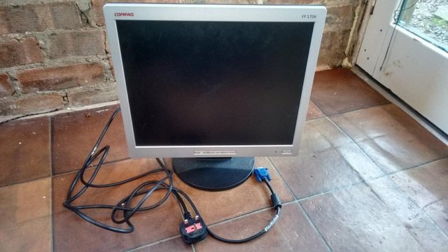 Image 2 of Compaq LP1706 17" Monitor