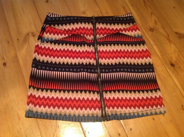 Preview of the first image of H&M mini skirt.