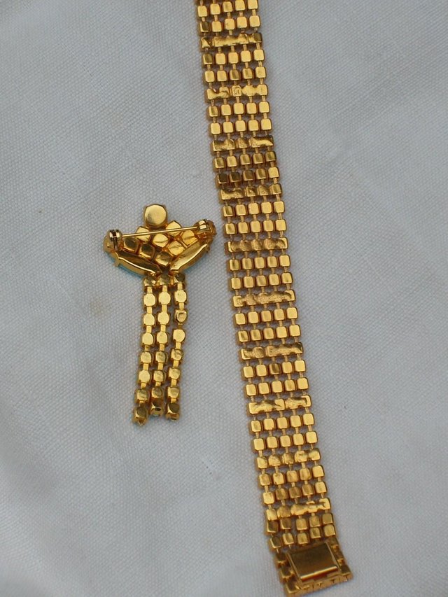 Image 5 of Vintage Costume Turquoise/Gold Bracelet & Brooch Set