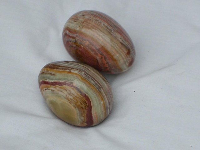 Image 5 of Pair of Decorative Highly Polished Onyx Eggs