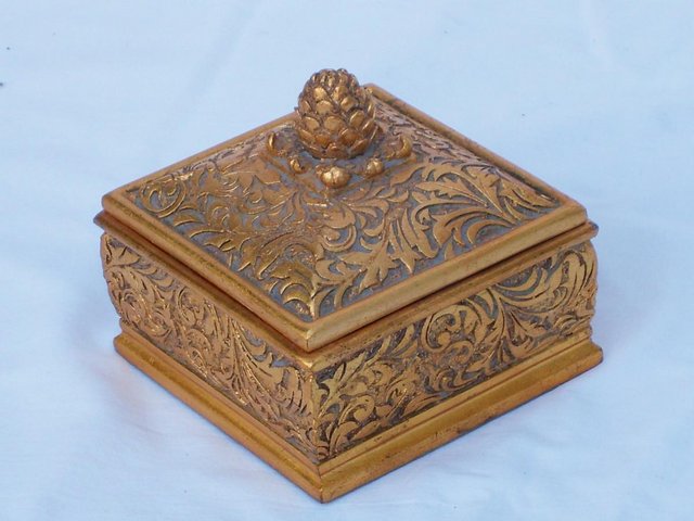 Image 4 of Classic/Retro Square Gold Box With Lid - NEW
