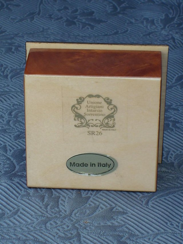 Image 5 of Sorrento Italy, Dove/Ribbon Wood Marquetry Box