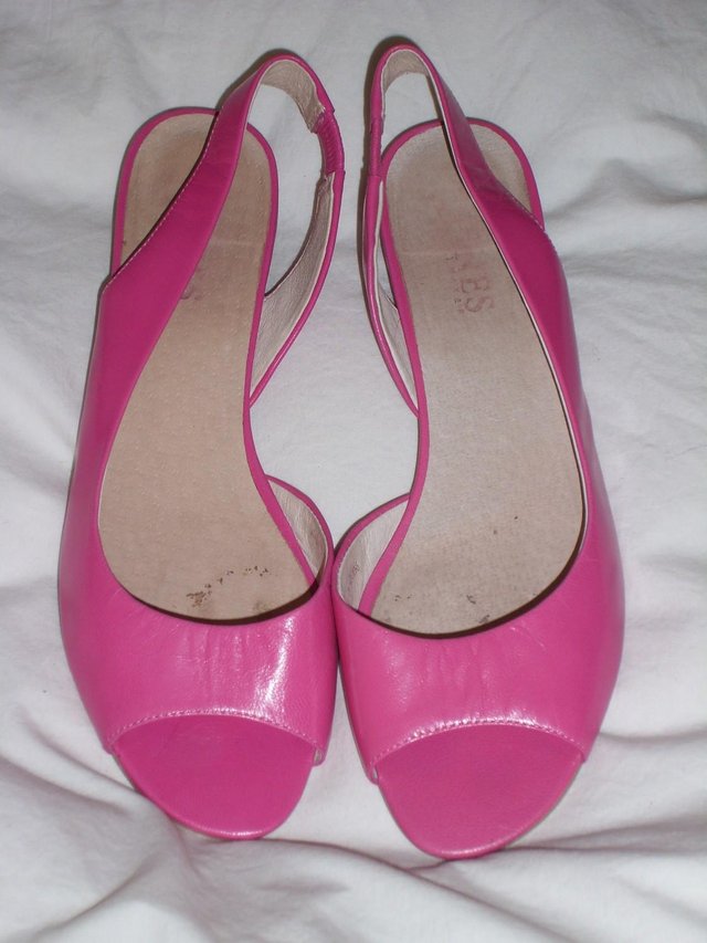 Image 4 of Jones Pink Leather Sandals – Size 5/38