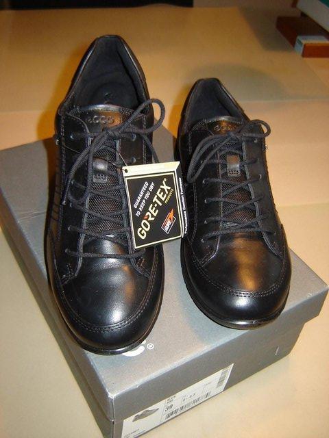 Preview of the first image of ECCO BABETT GORE-TEX SHOES SIZE 6 NEW IN BOX.