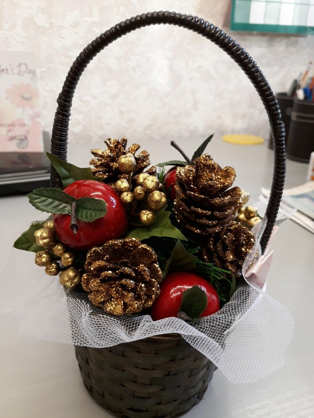 Preview of the first image of Basket decoration.
