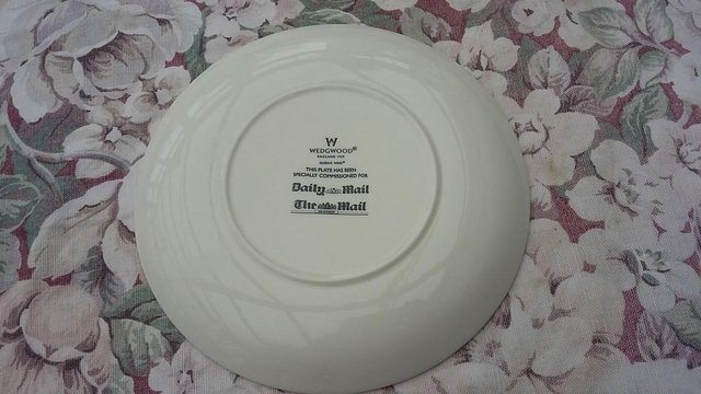 Preview of the first image of Wedgwood Commemorative Plate - Elizabeth the Queen Mother.