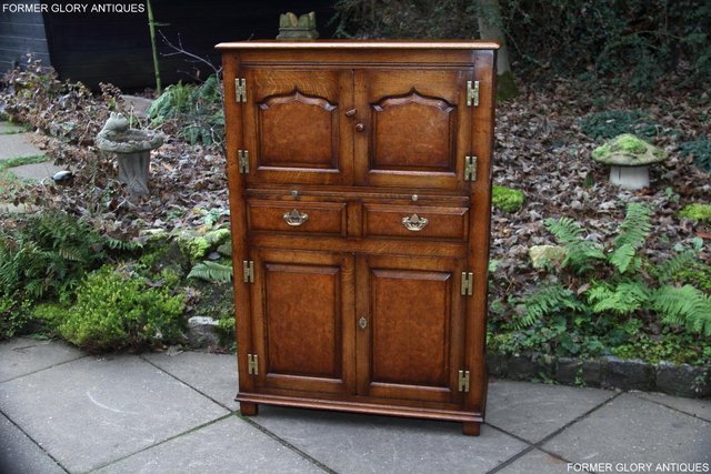 Image 6 of A TITCHMARSH AND GOODWIN SOLID OAK ELM DRINKS WINE CABINET