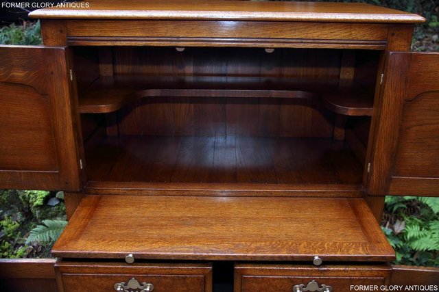 Image 12 of A TITCHMARSH AND GOODWIN SOLID OAK ELM DRINKS WINE CABINET