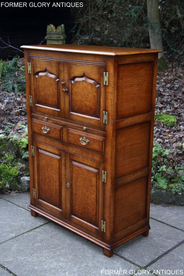 Image 13 of A TITCHMARSH AND GOODWIN SOLID OAK ELM DRINKS WINE CABINET