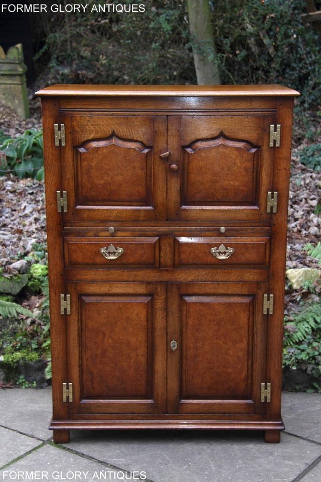 Image 26 of A TITCHMARSH AND GOODWIN SOLID OAK ELM DRINKS WINE CABINET