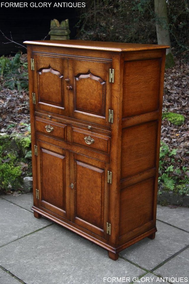 Image 30 of A TITCHMARSH AND GOODWIN SOLID OAK ELM DRINKS WINE CABINET