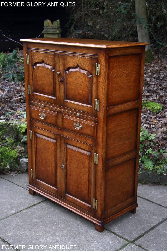 Image 36 of A TITCHMARSH AND GOODWIN SOLID OAK ELM DRINKS WINE CABINET