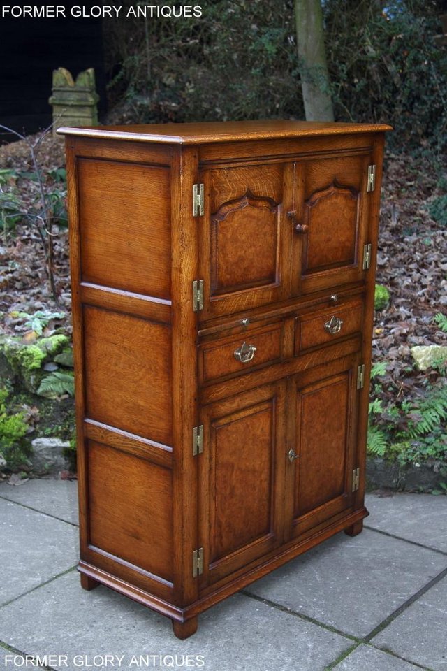 Image 37 of A TITCHMARSH AND GOODWIN SOLID OAK ELM DRINKS WINE CABINET