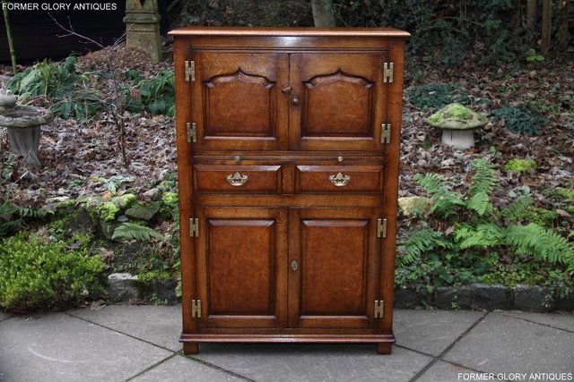 Image 41 of A TITCHMARSH AND GOODWIN SOLID OAK ELM DRINKS WINE CABINET