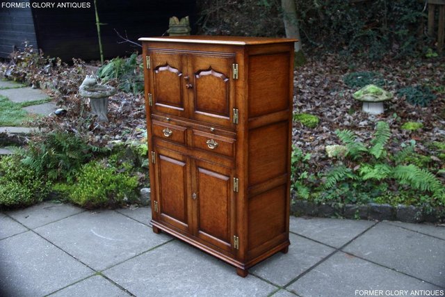 Image 59 of A TITCHMARSH AND GOODWIN SOLID OAK ELM DRINKS WINE CABINET