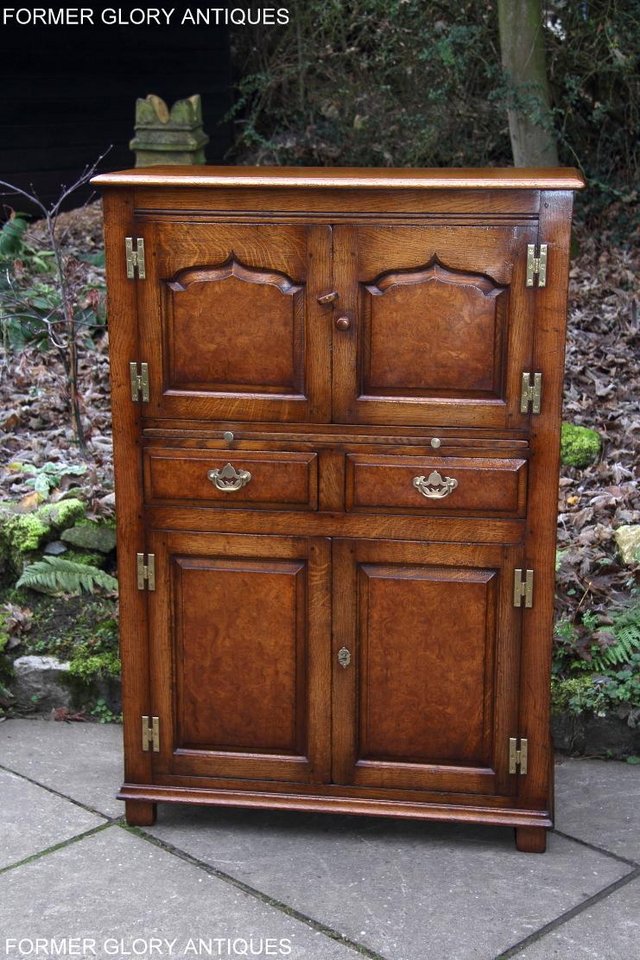 Image 60 of A TITCHMARSH AND GOODWIN SOLID OAK ELM DRINKS WINE CABINET