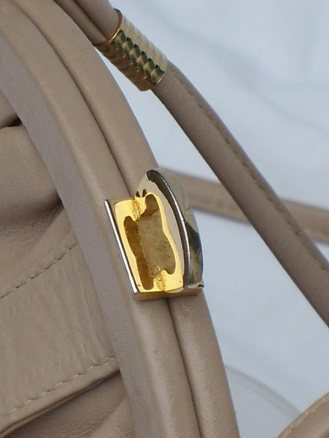 Image 4 of MILANO Vintage Beige Leather Snap Top Handbag