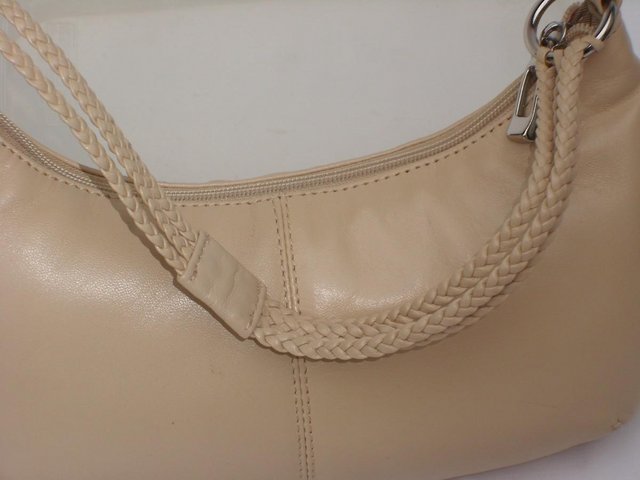 Image 4 of Cream Leather Shoulder Handbag NEW!