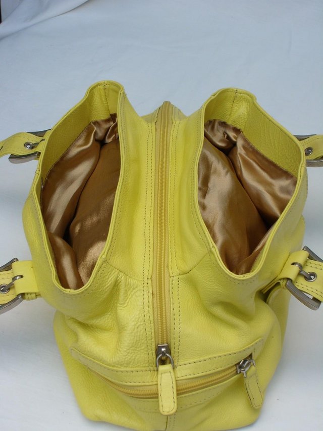 Image 3 of Tommy & Kate Yellow Leather Shoulder Handbag