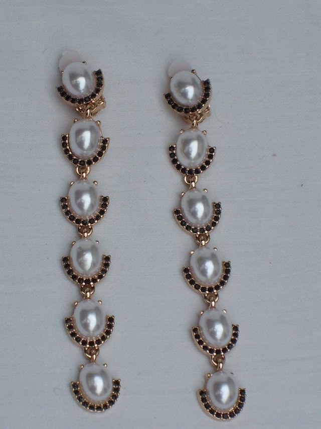 Image 4 of M&S Elegant Clip On Costume Pearl Earrings NEW