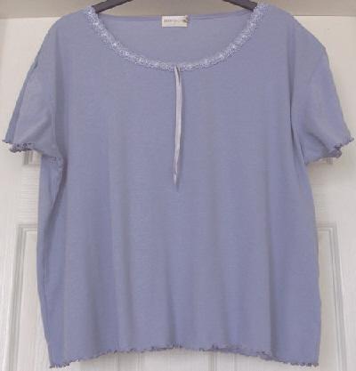 Preview of the first image of PRETTY LADIES LILAC T SHIRT BY BON MARCHE - SZ XL B1.