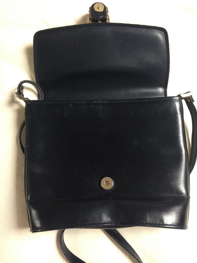 Image 3 of Navy leather bag Clarks vintage/retro