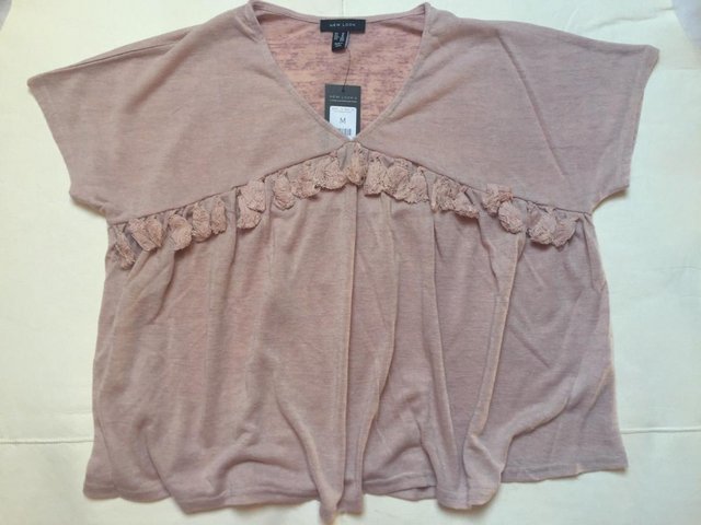 Preview of the first image of Fringe t-shirt Boho/festival v neck size M New Look BNWT.