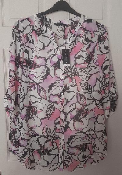 Preview of the first image of Bnwt Ladies Blouse By David Emanuel - Size 14.     B4.