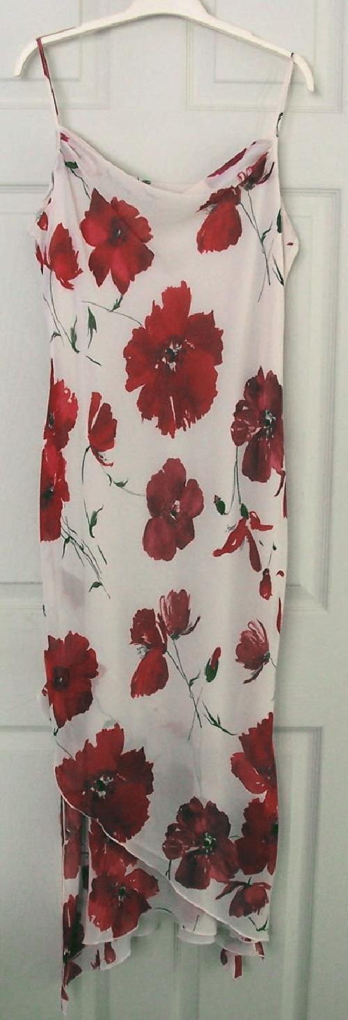 Preview of the first image of PRETTY LADIES FLOWERED DRESS BY DOROTHY PERKINS - SZ 14 B16.