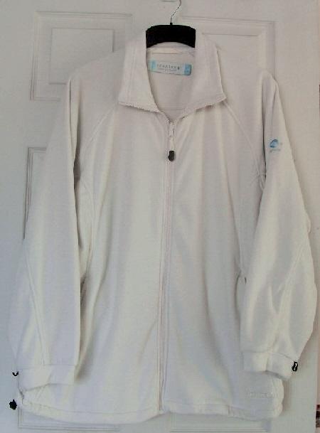 Preview of the first image of LADIES CREAM ZIP UP FLEECE JACKET BY REGATTA - SZ 18  B10.
