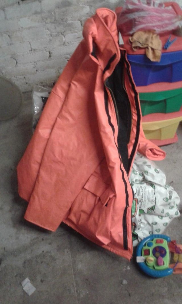 Preview of the first image of GREEN FISHING SUIT LARGE SECONDHAND.