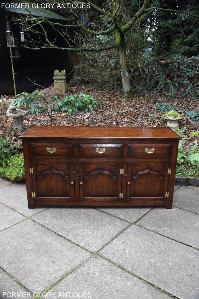 Image 6 of A TITCHMARSH AND GOODWIN STYLE OAK SIDEBOARD DRESSER BASE