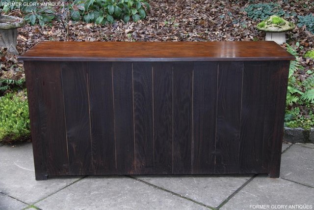 Image 8 of A TITCHMARSH AND GOODWIN STYLE OAK SIDEBOARD DRESSER BASE