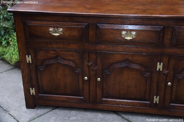 Image 20 of A TITCHMARSH AND GOODWIN STYLE OAK SIDEBOARD DRESSER BASE