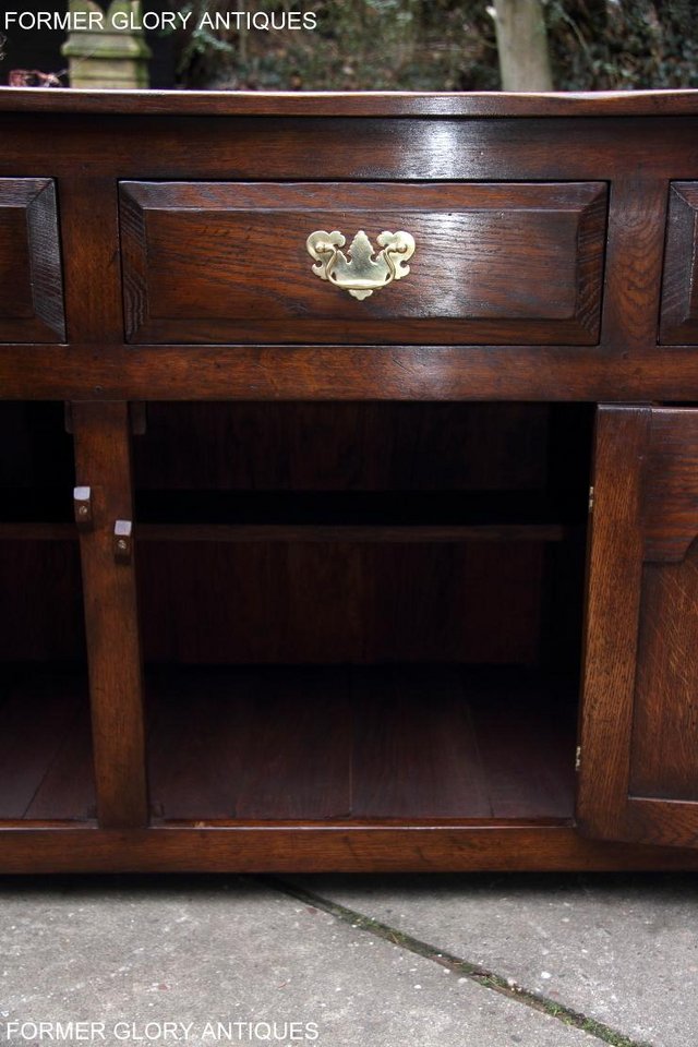 Image 21 of A TITCHMARSH AND GOODWIN STYLE OAK SIDEBOARD DRESSER BASE