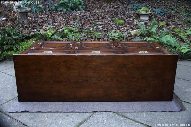 Image 27 of A TITCHMARSH AND GOODWIN STYLE OAK SIDEBOARD DRESSER BASE