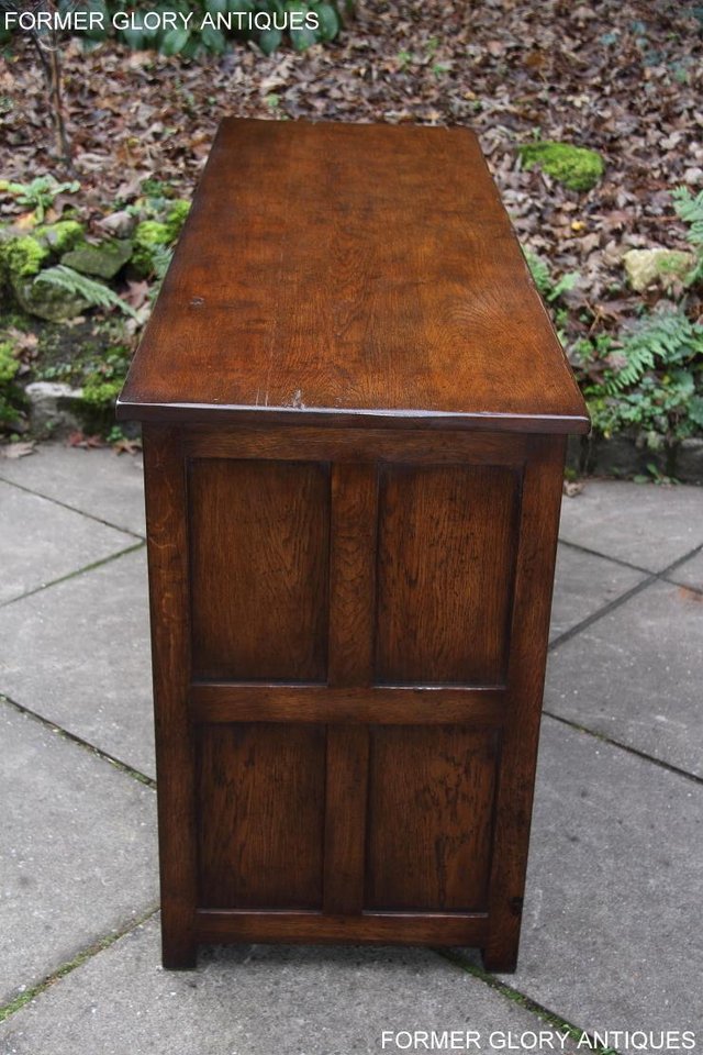 Image 33 of A TITCHMARSH AND GOODWIN STYLE OAK SIDEBOARD DRESSER BASE