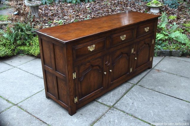 Image 64 of A TITCHMARSH AND GOODWIN STYLE OAK SIDEBOARD DRESSER BASE