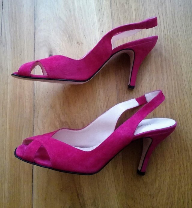 Preview of the first image of HOBBS SANDALS PINK SUEDE LEATHER SLING BACK KITTEN HEEL SHOE.