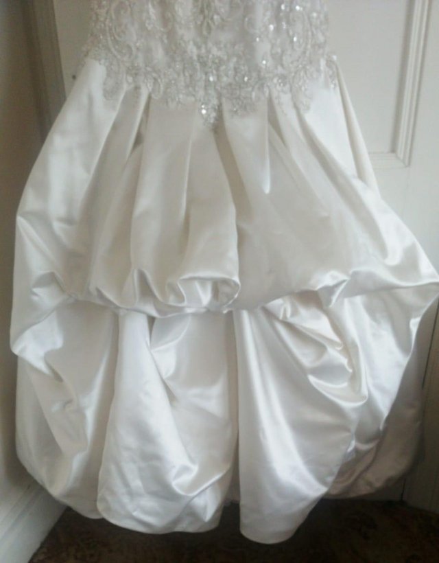 Image 10 of Stunning Maggie Sottero wedding dress 8-10 UK