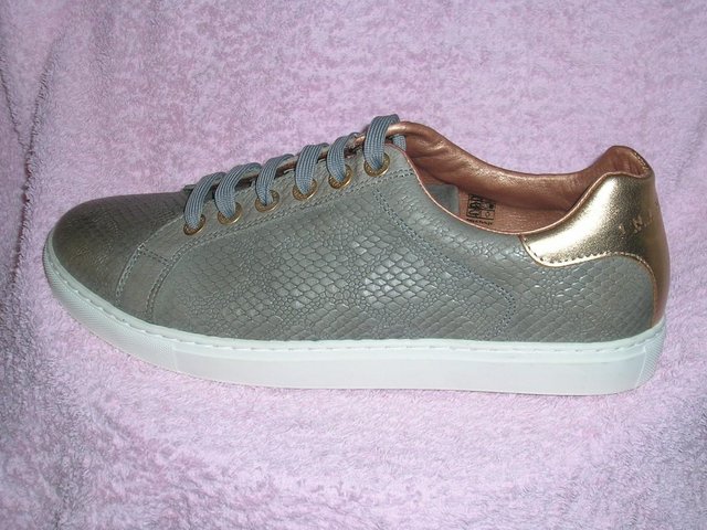 Preview of the first image of INIMIGO TRAINERS Snake skin design..